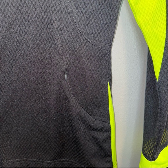 FILA - Sport Mesh Running Half Zip Pullover - Picture 7 of 8